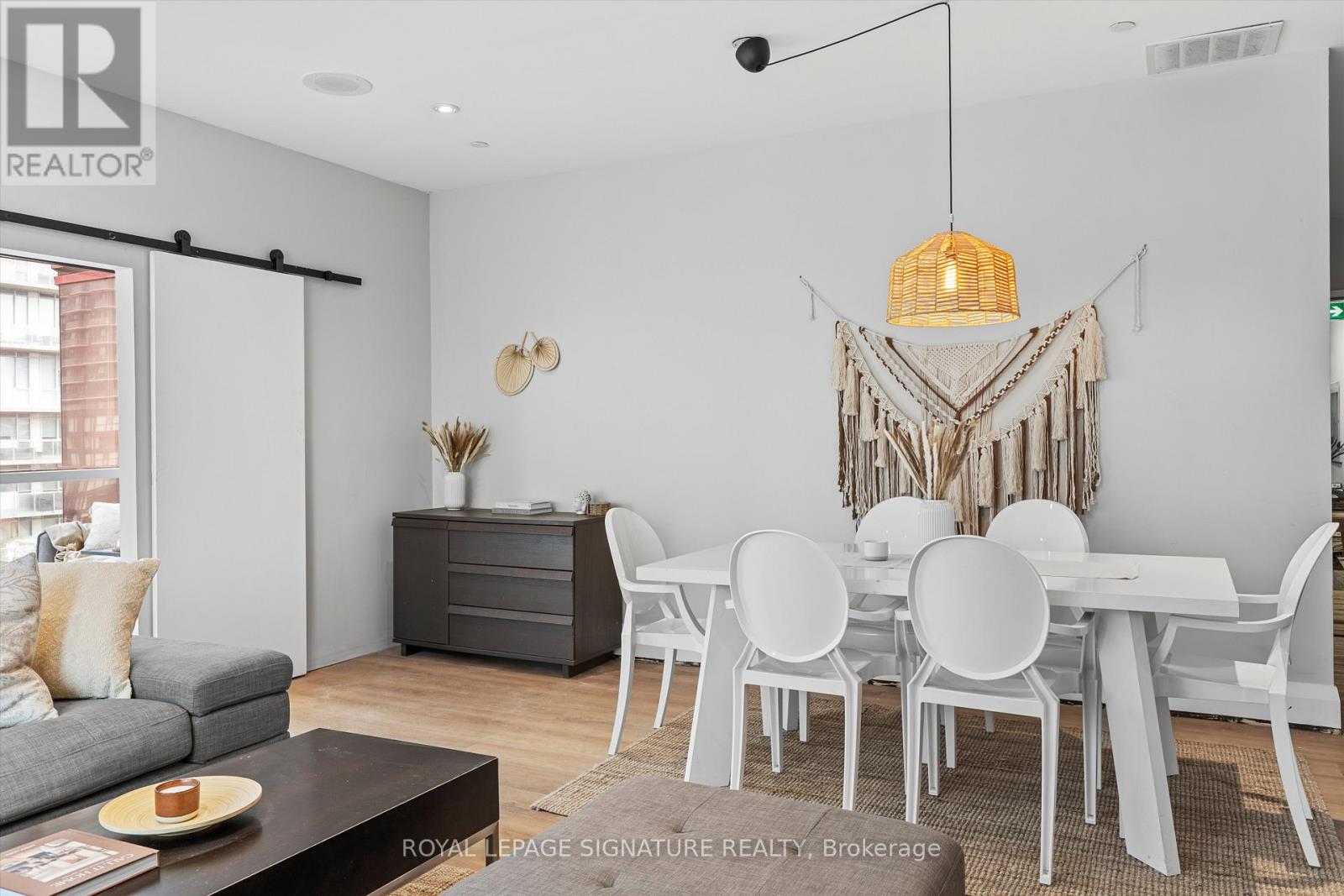 1201 - 393 King Street W, Toronto, Ontario  M5V 3G8 - Photo 5 - C12385732