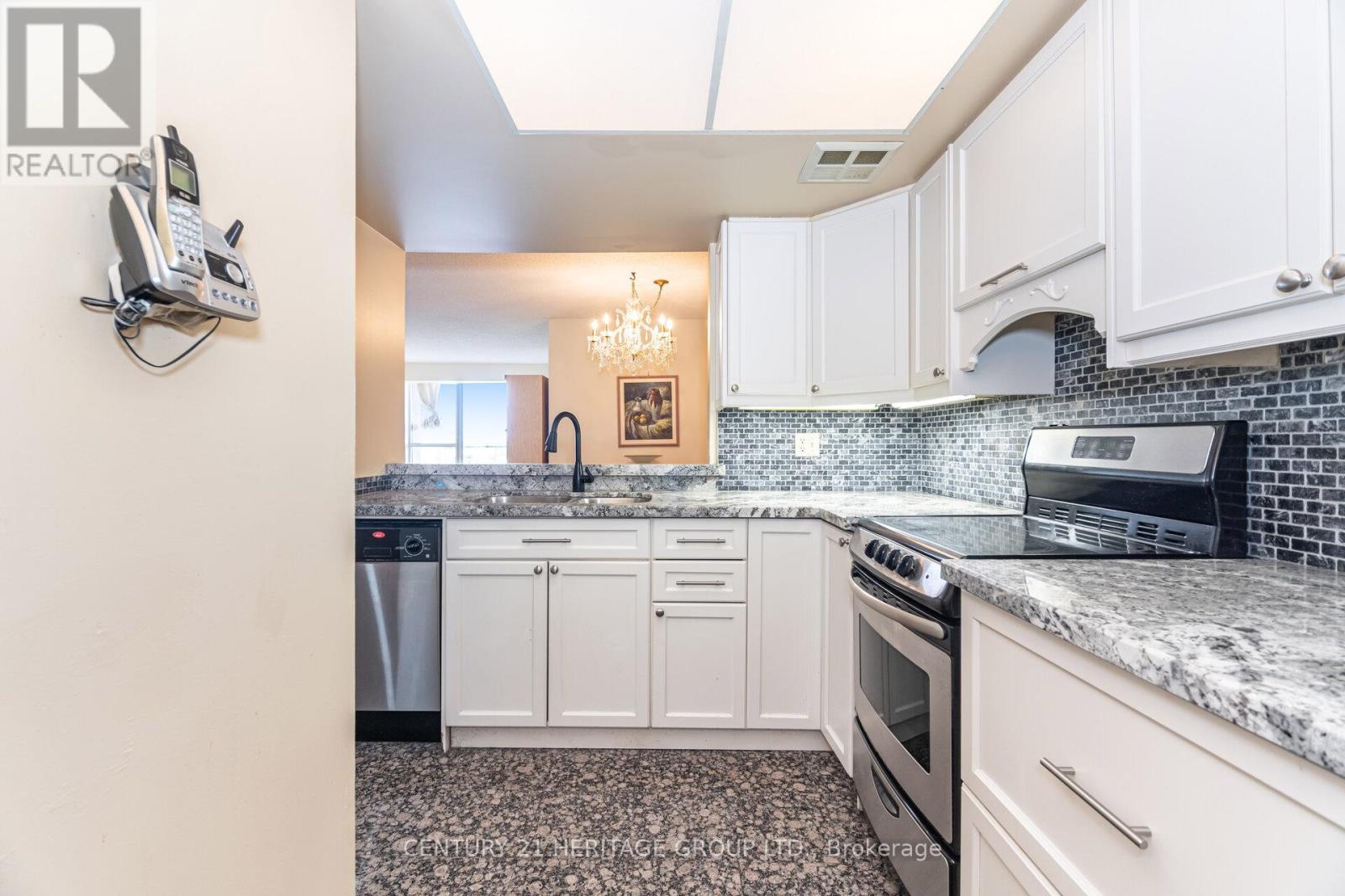 910 - 10 Torresdale Avenue, Toronto (Westminster-Branson), Ontario  M2R 3V8 - Photo 6 - C12385733