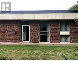 39 ESTATE DRIVE, Toronto, Ontario