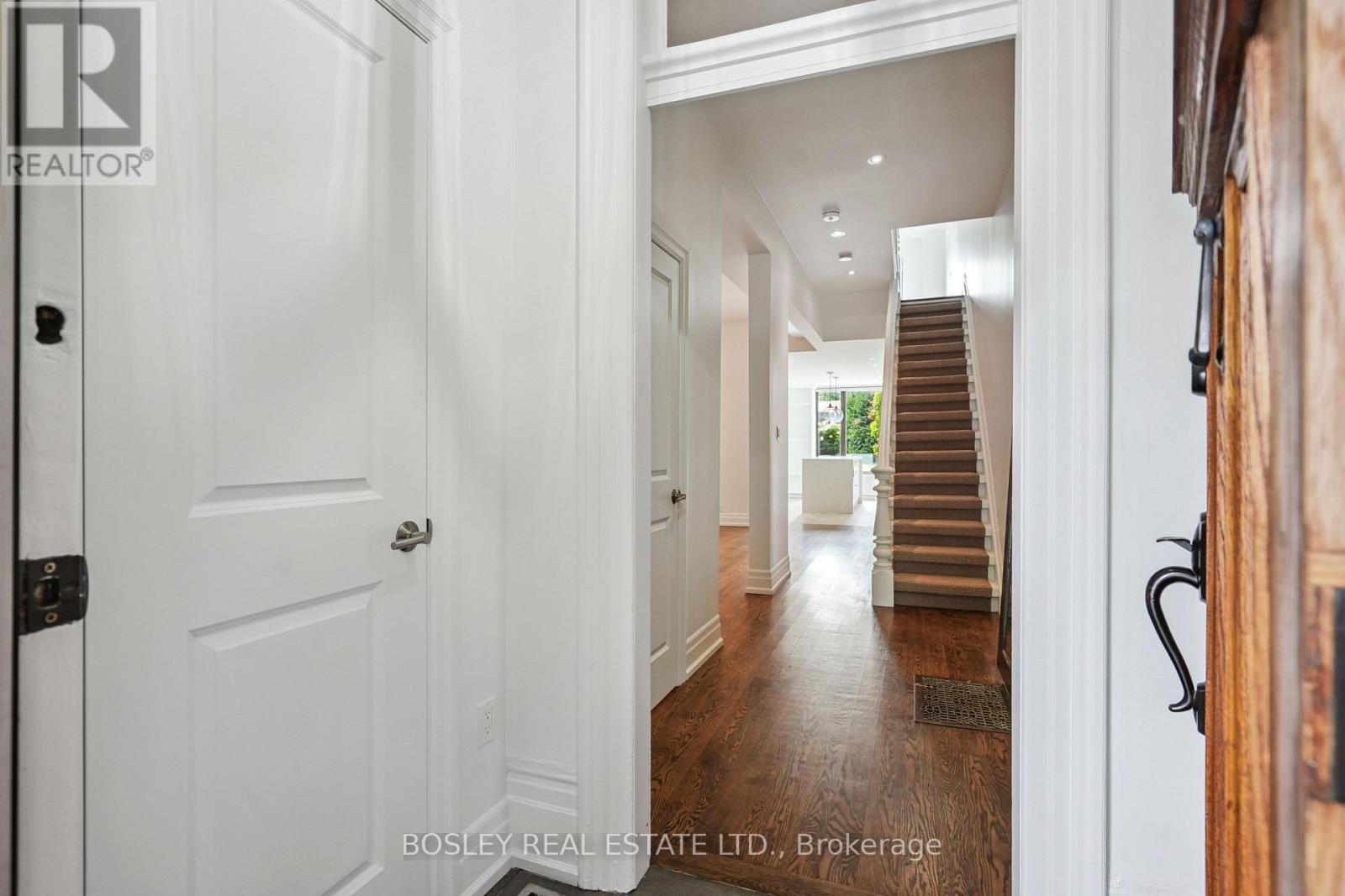 Property at 520 MANNING AVENUE image 3