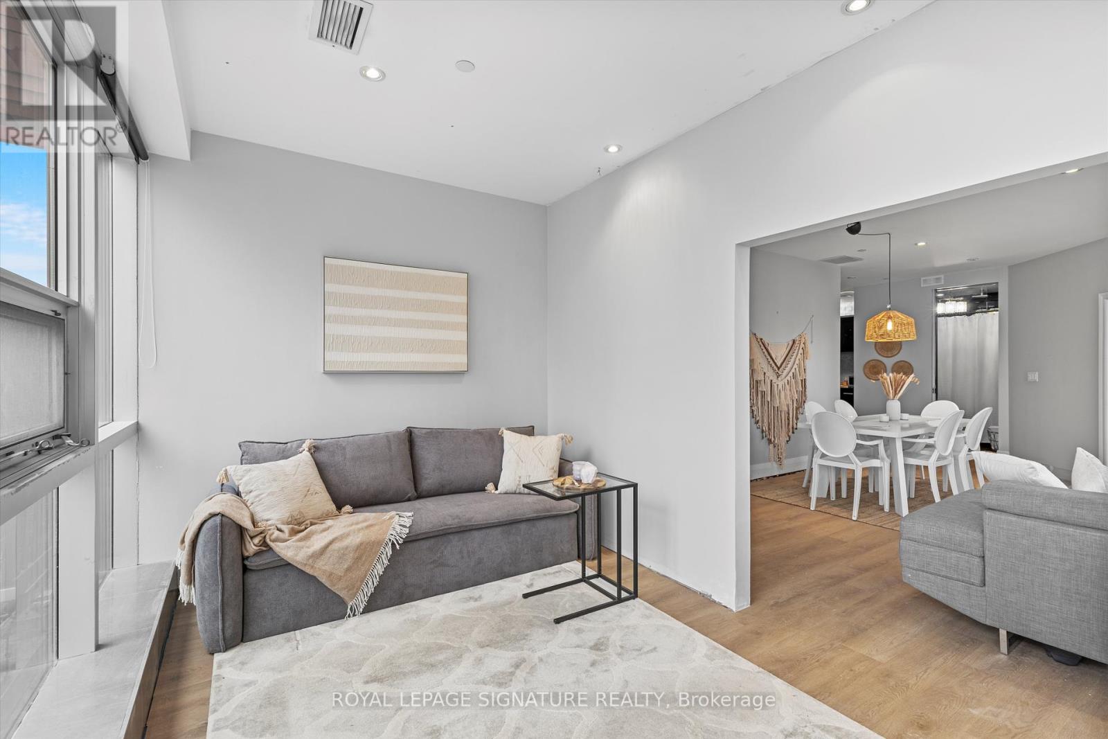 1201 - 393 King Street W, Toronto, Ontario  M5V 3G8 - Photo 12 - C12385732