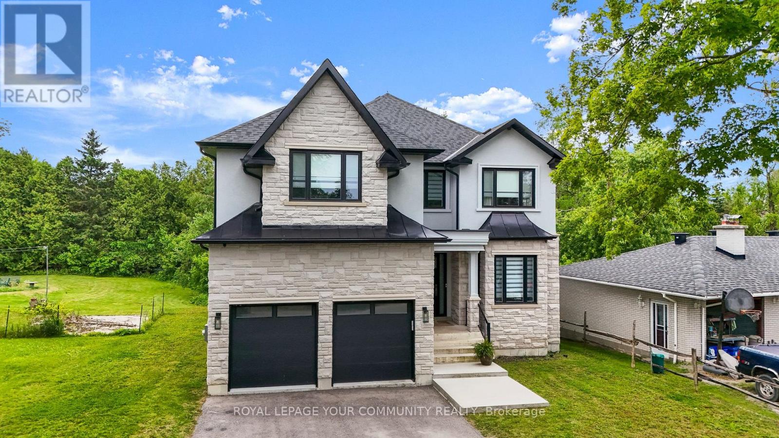 6077 Hillsdale Drive, Whitchurch-Stouffville, Ontario  L4A 7X3 - Photo 3 - N12385687