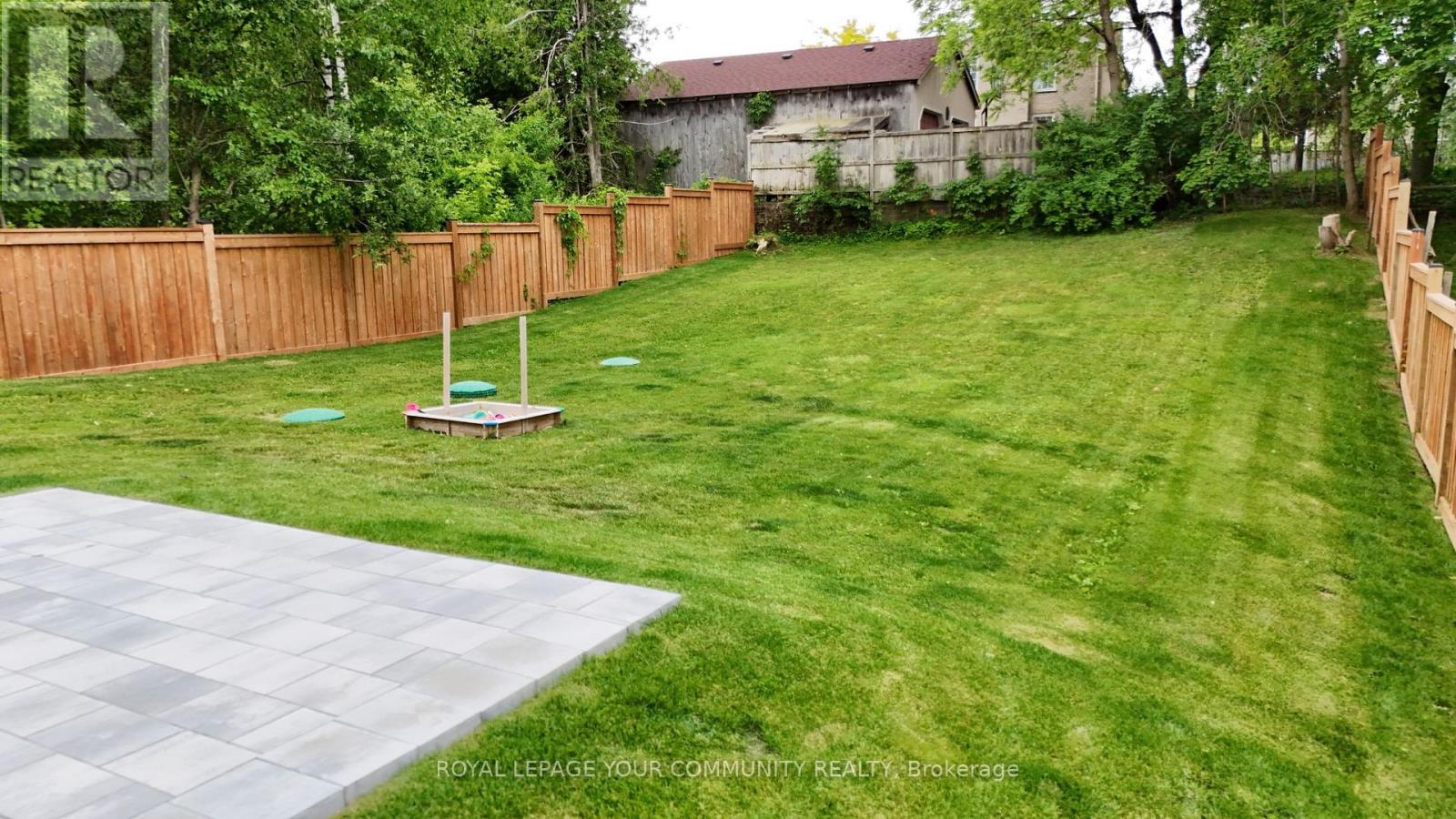 6077 Hillsdale Drive, Whitchurch-Stouffville, Ontario  L4A 7X3 - Photo 43 - N12385687