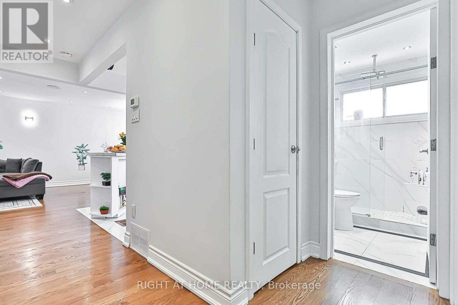 Main Floor - 139 Felix Road, Richmond Hill, Ontario  L4C 3M4 - Photo 12 - N12385692