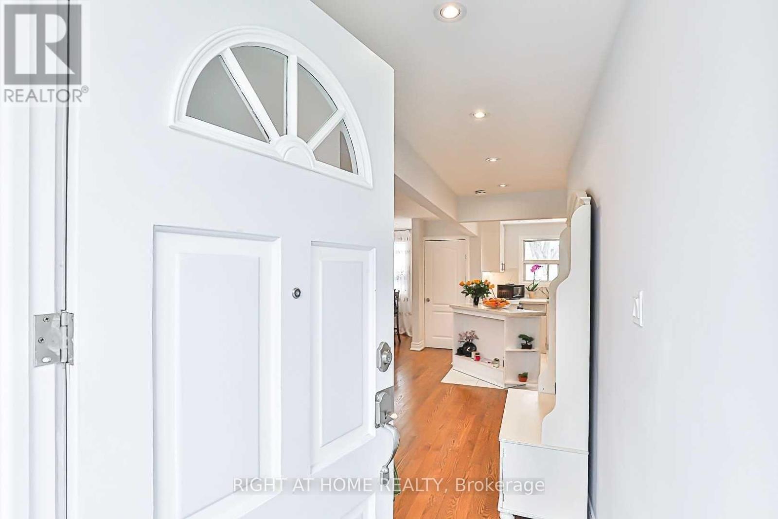 Main Floor - 139 Felix Road, Richmond Hill, Ontario  L4C 3M4 - Photo 4 - N12385692