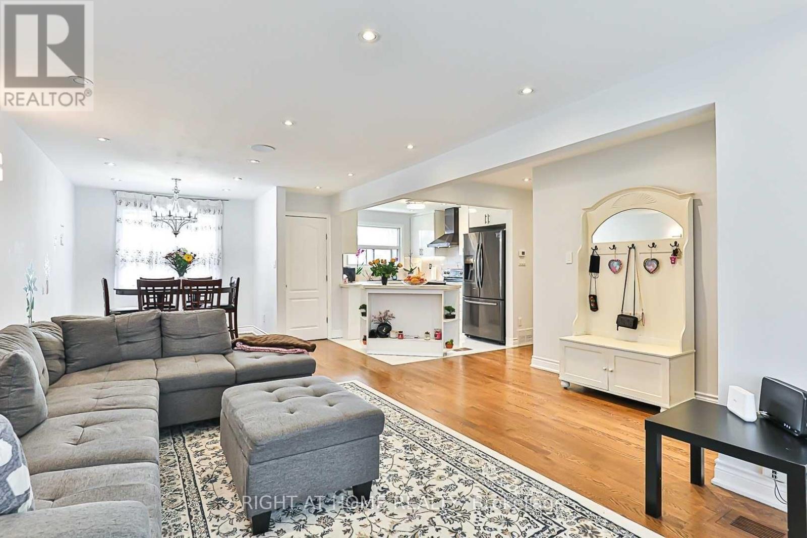Main Floor - 139 Felix Road, Richmond Hill, Ontario  L4C 3M4 - Photo 6 - N12385692