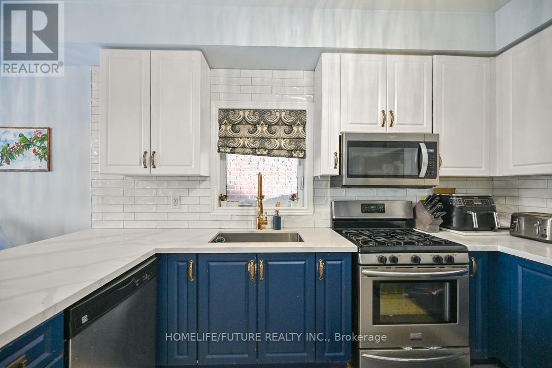 39 Naylor Drive, Bradford West Gwillimbury (Bradford), Ontario  L3Z 0K1 - Photo 11 - N12385704