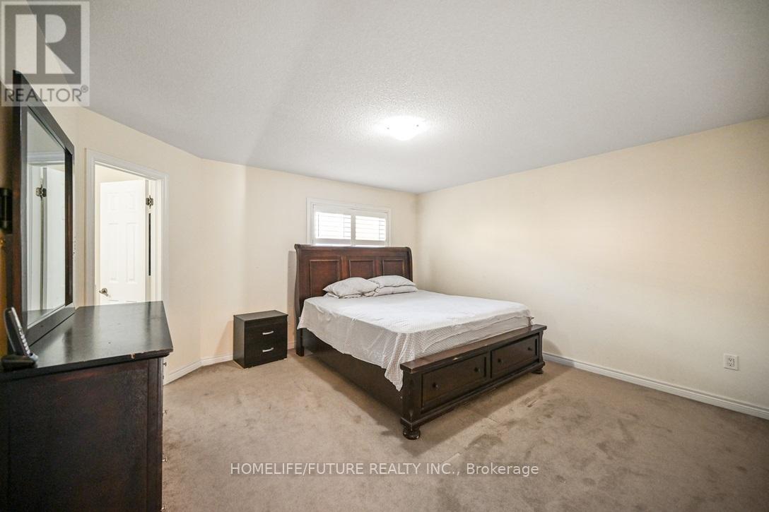 39 Naylor Drive, Bradford West Gwillimbury (Bradford), Ontario  L3Z 0K1 - Photo 15 - N12385704