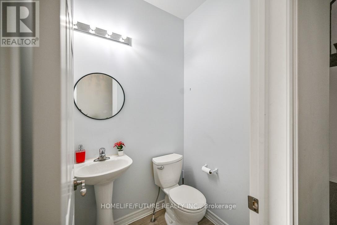 39 Naylor Drive, Bradford West Gwillimbury (Bradford), Ontario  L3Z 0K1 - Photo 8 - N12385704