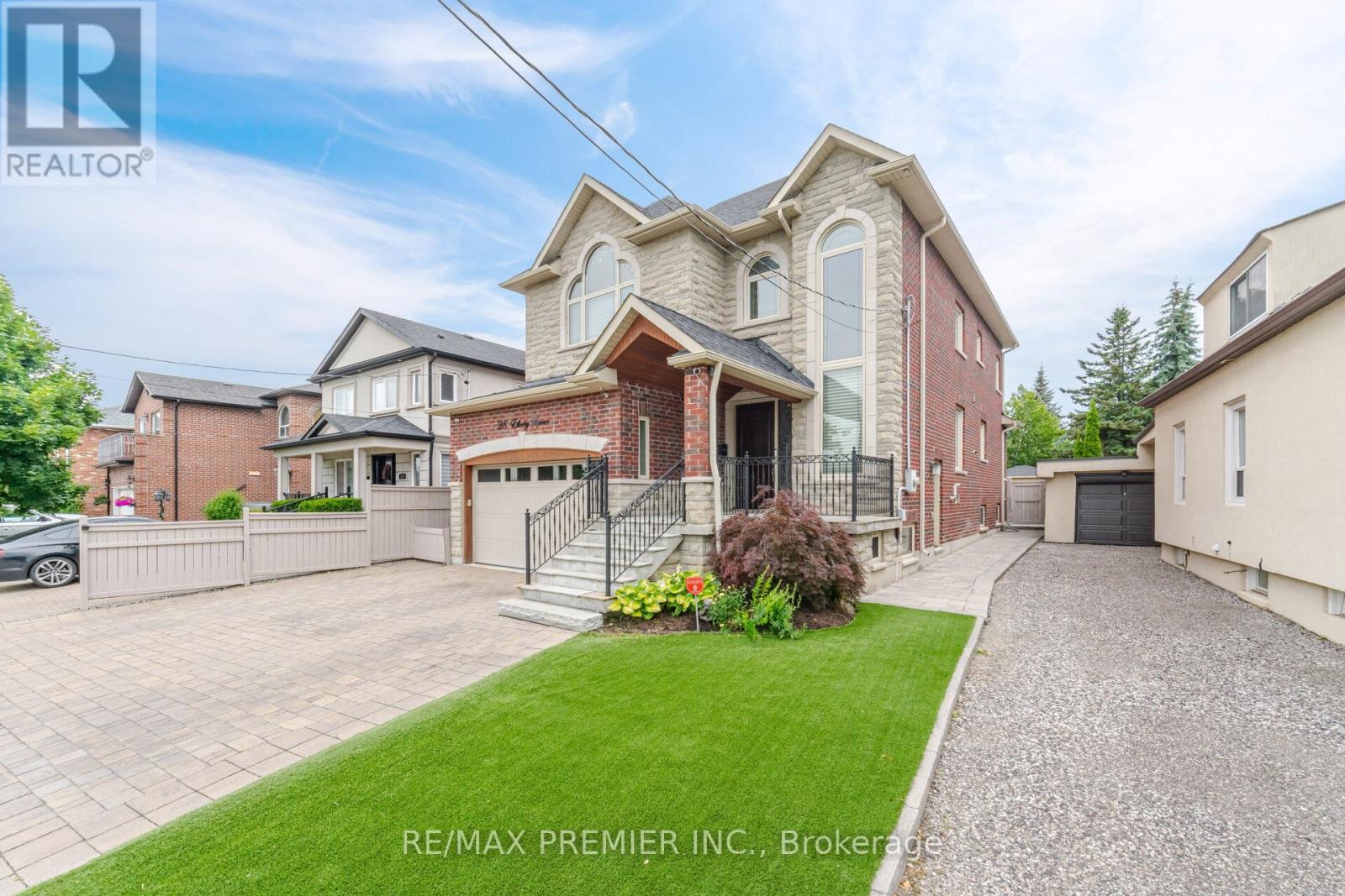 28 Ellerby Square N, Vaughan (West Woodbridge), Ontario  L4L 1N1 - Photo 1 - N12385705