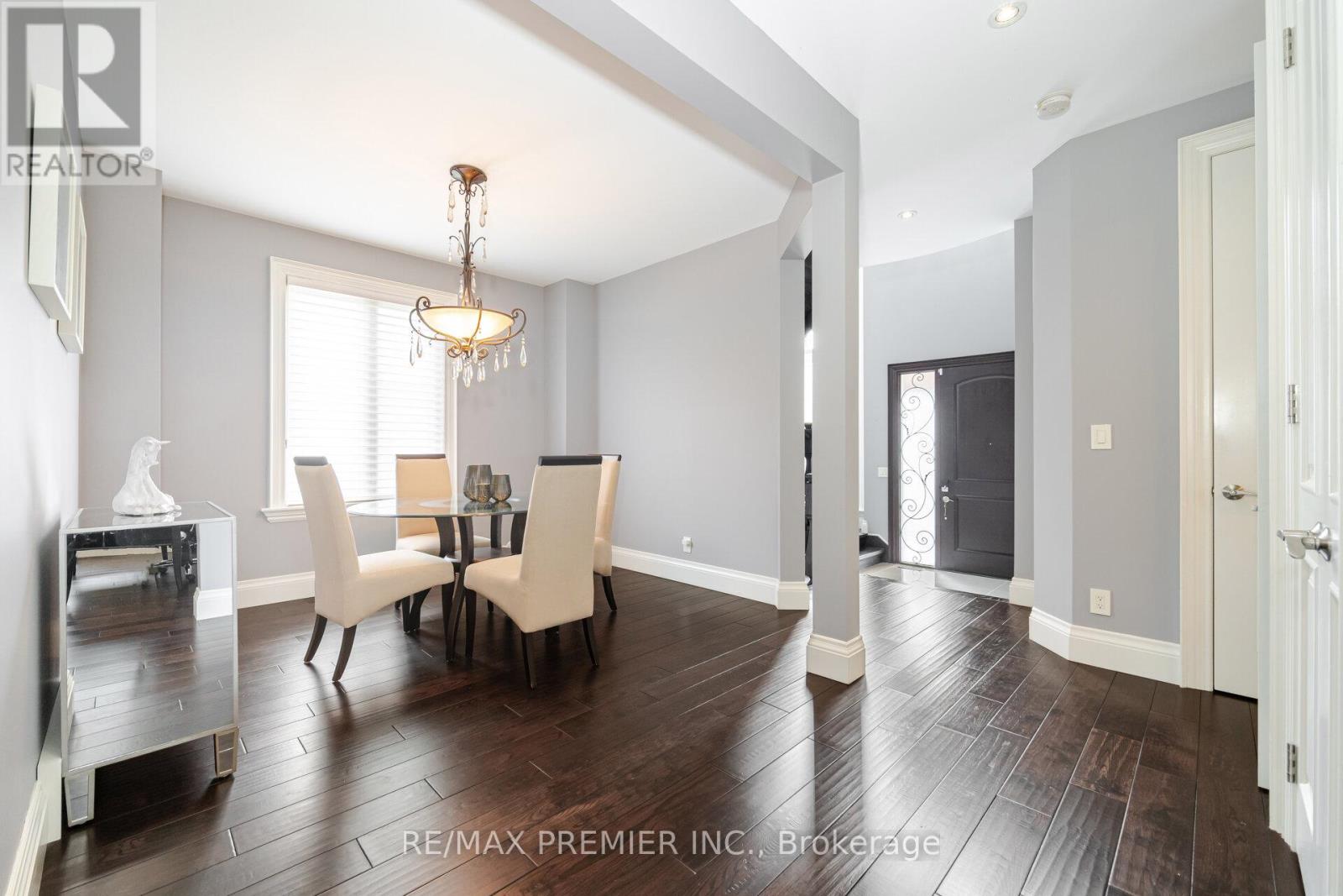 28 Ellerby Square N, Vaughan (West Woodbridge), Ontario  L4L 1N1 - Photo 7 - N12385705