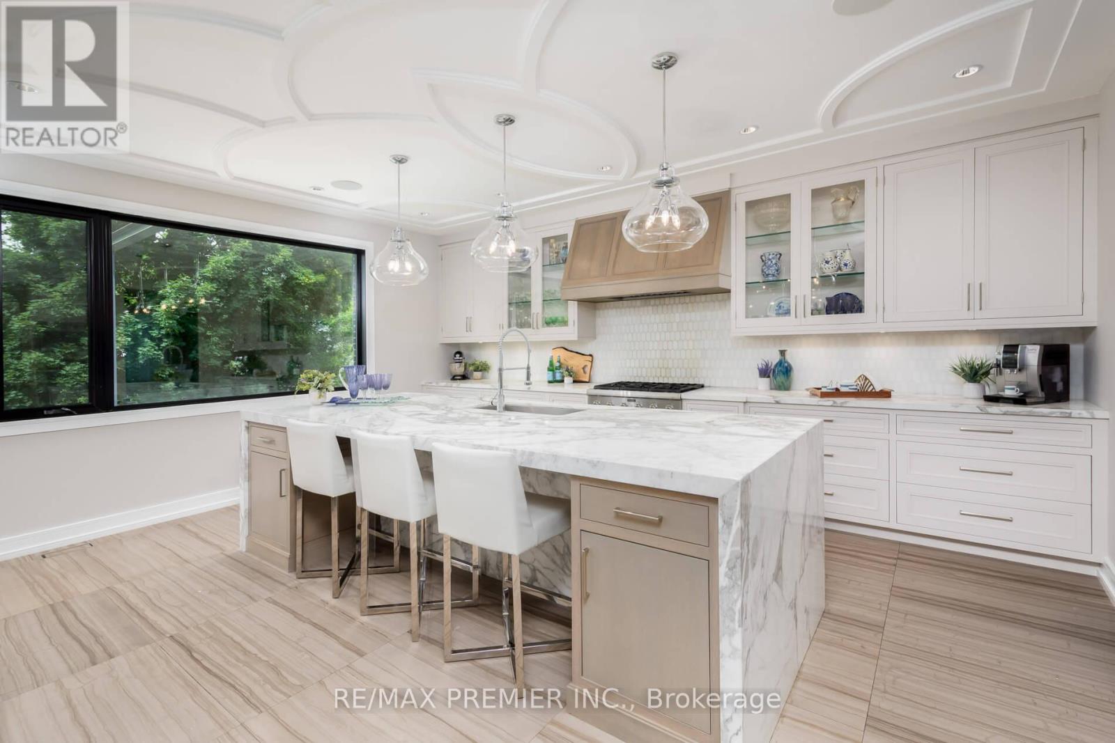 32 Sevilla Boulevard, Vaughan (Kleinburg), Ontario  L0J 1C0 - Photo 12 - N12385729