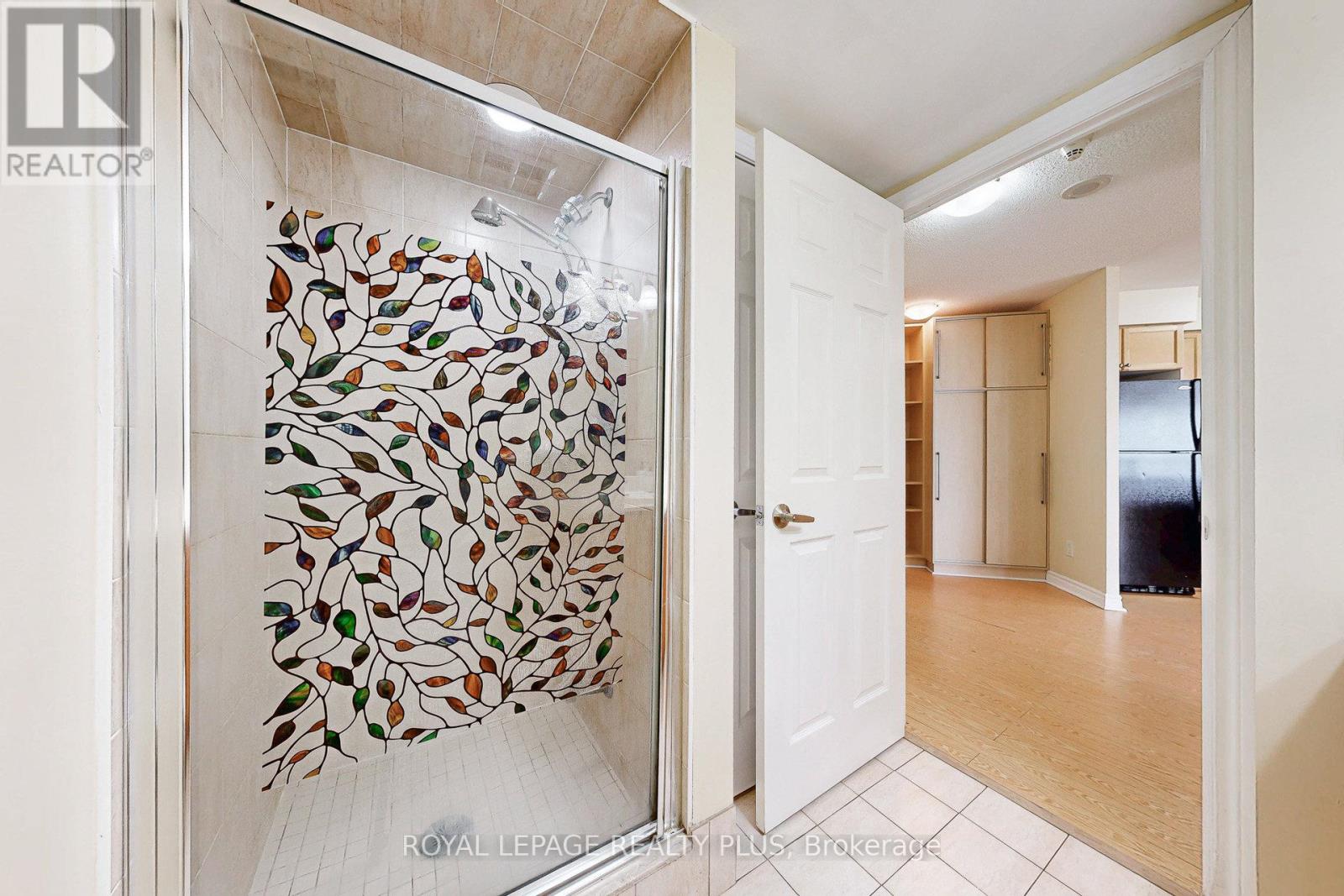 1611 - 3880 Duke Of York Boulevard, Mississauga, Ontario  L5B 4M7 - Photo 15 - W12385699