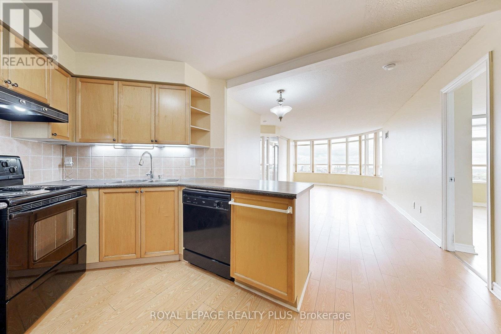 1611 - 3880 Duke Of York Boulevard, Mississauga, Ontario  L5B 4M7 - Photo 16 - W12385699
