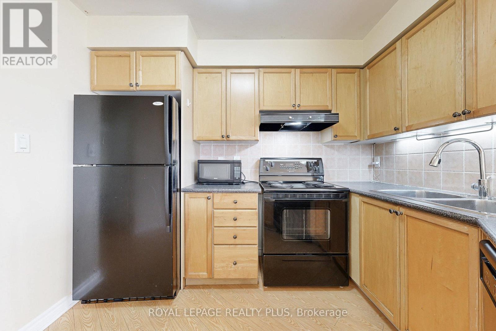 1611 - 3880 Duke Of York Boulevard, Mississauga, Ontario  L5B 4M7 - Photo 18 - W12385699