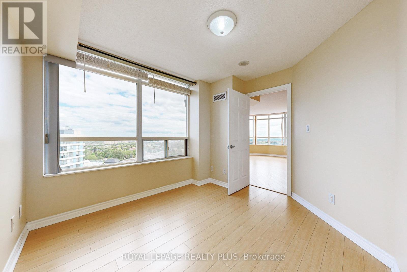 1611 - 3880 Duke Of York Boulevard, Mississauga, Ontario  L5B 4M7 - Photo 28 - W12385699