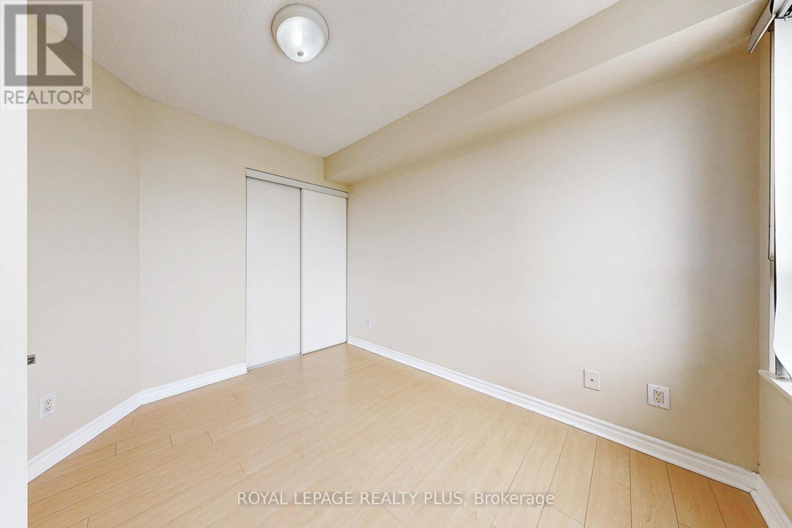 1611 - 3880 Duke Of York Boulevard, Mississauga, Ontario  L5B 4M7 - Photo 30 - W12385699