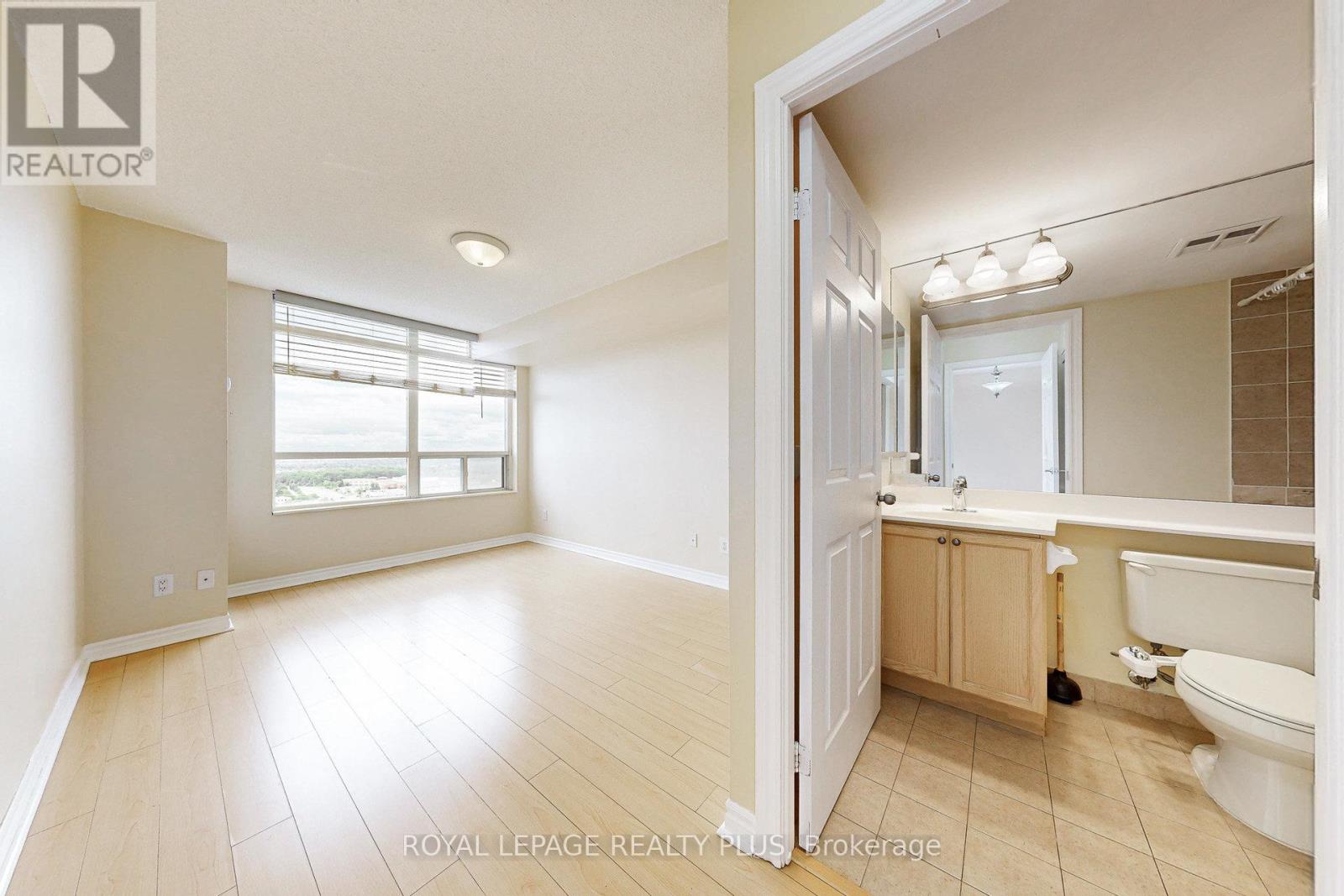 1611 - 3880 Duke Of York Boulevard, Mississauga, Ontario  L5B 4M7 - Photo 31 - W12385699