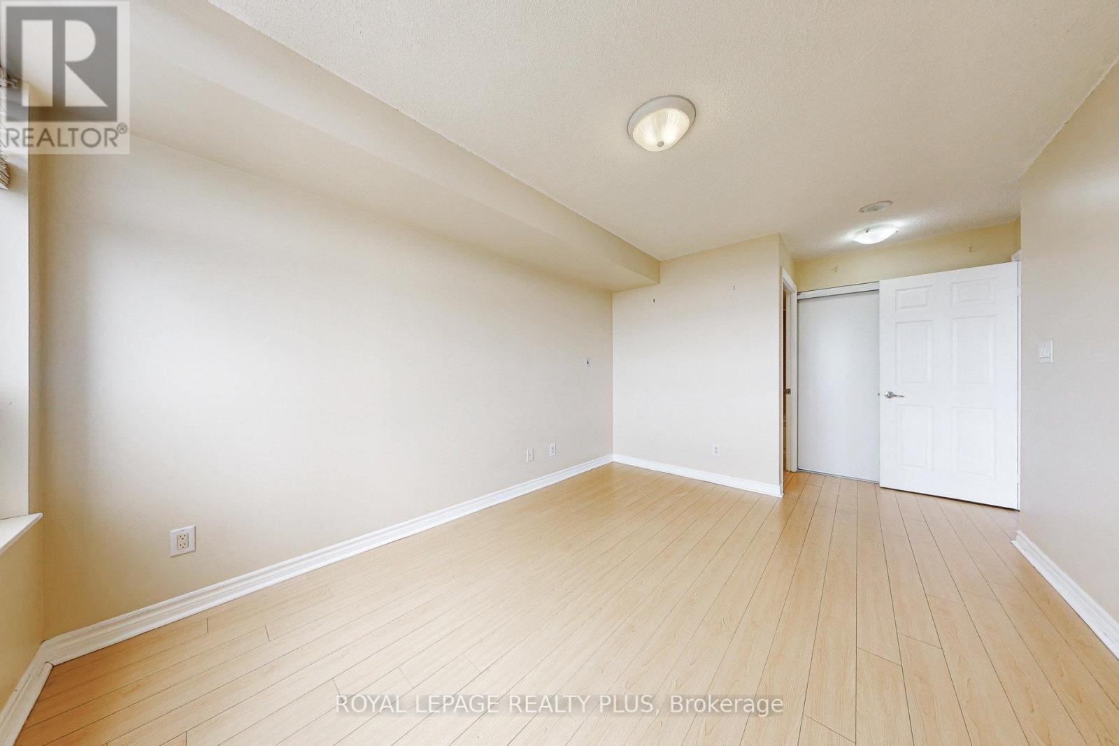 1611 - 3880 Duke Of York Boulevard, Mississauga, Ontario  L5B 4M7 - Photo 34 - W12385699