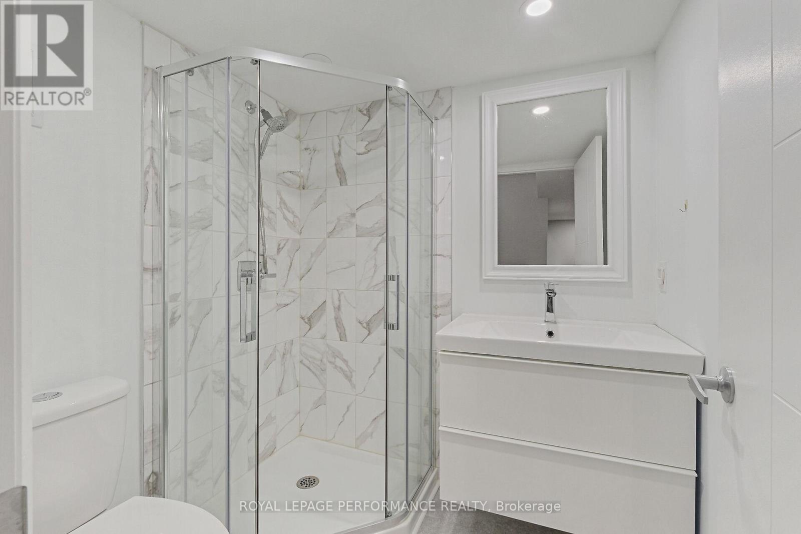 38 Sunnymede Avenue, Ottawa, Ontario  K1Y 2L3 - Photo 22 - X12385768