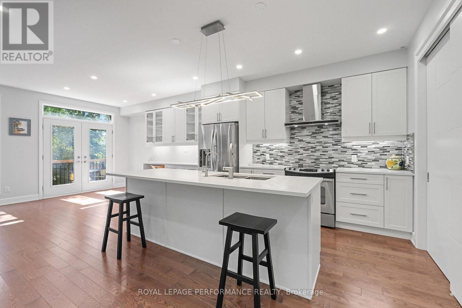38 Sunnymede Avenue, Ottawa, Ontario  K1Y 2L3 - Photo 9 - X12385768