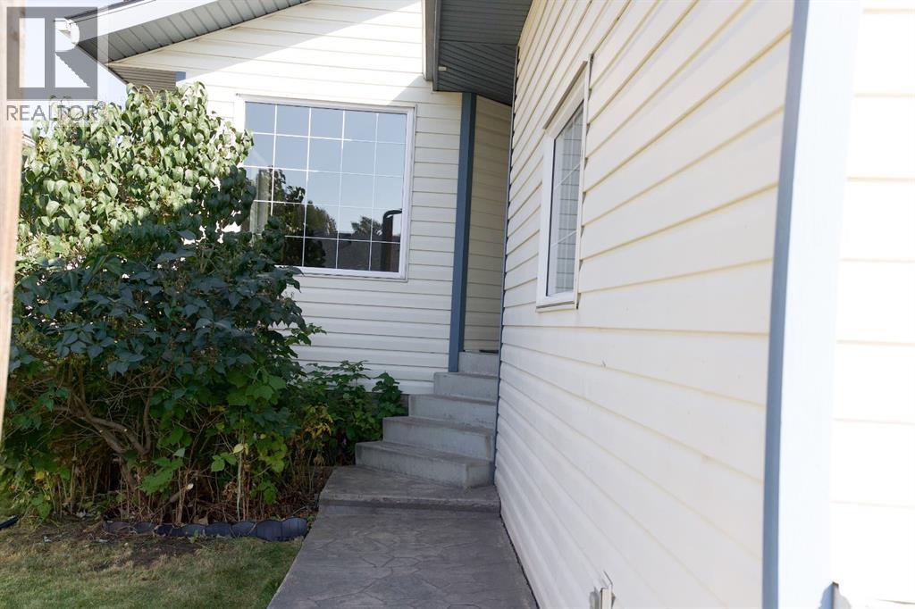 Property at 4605 44 Street image 2