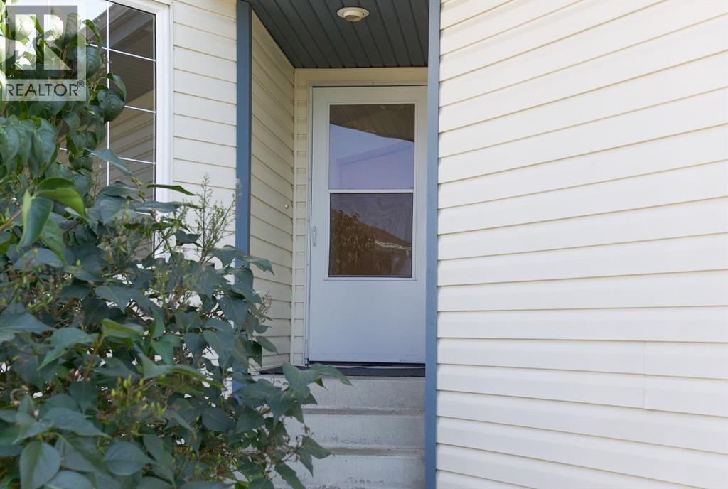 Property at 4605 44 Street image 3