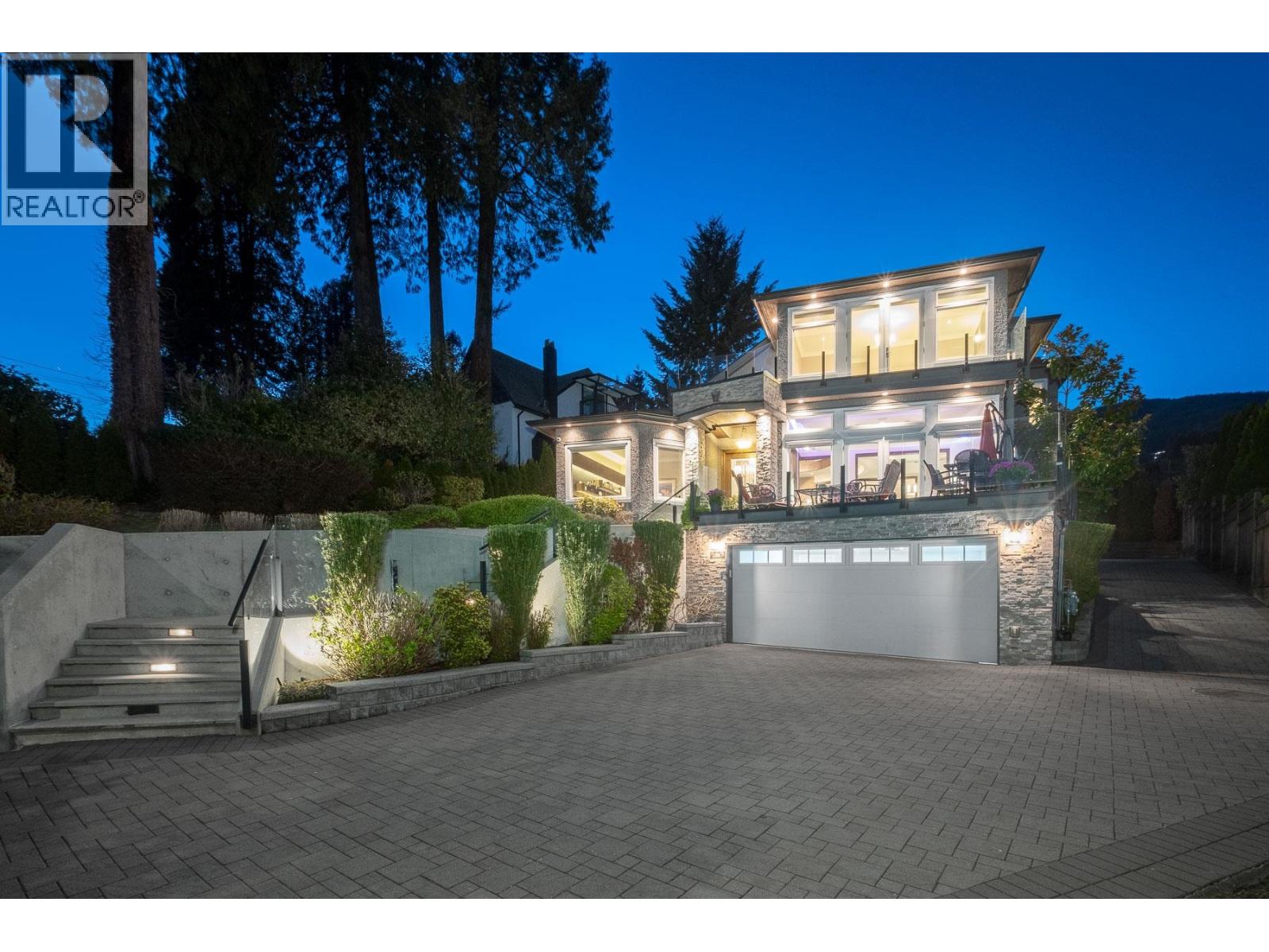 Property at 2567 LAWSON AVENUE image 1