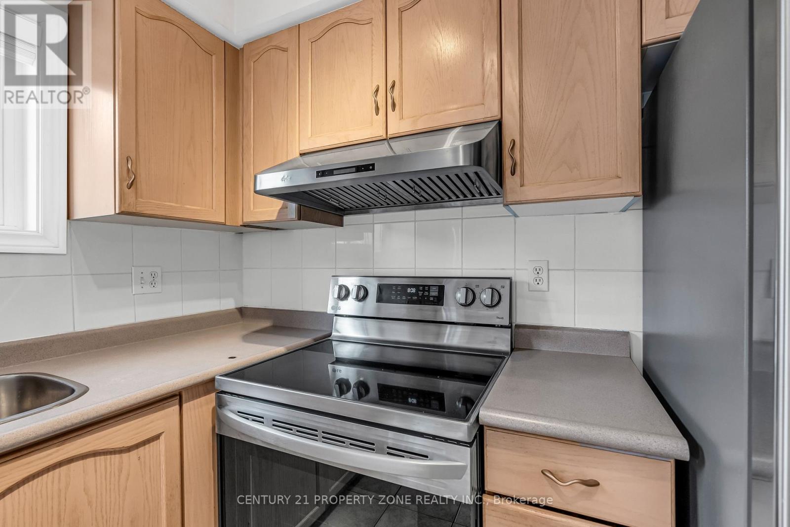 63 Kelso Crescent, Vaughan, Ontario  L6A 2C8 - Photo 15 - N12385083