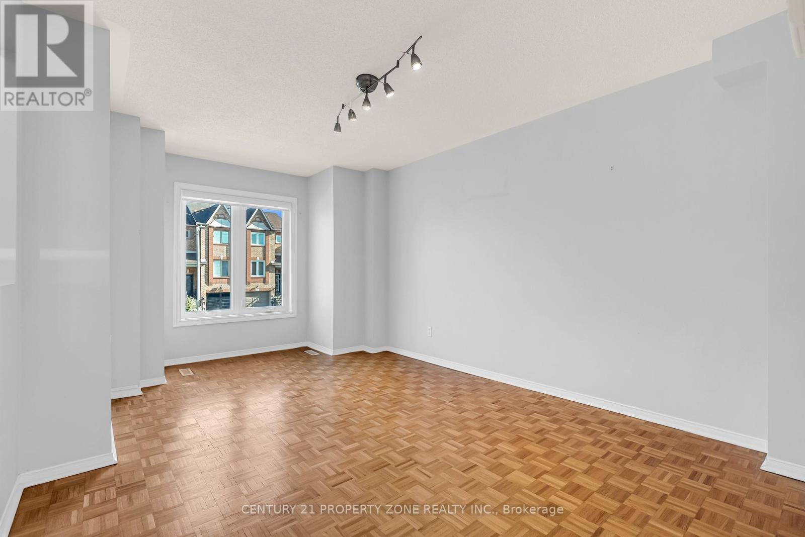 63 Kelso Crescent, Vaughan, Ontario  L6A 2C8 - Photo 19 - N12385083