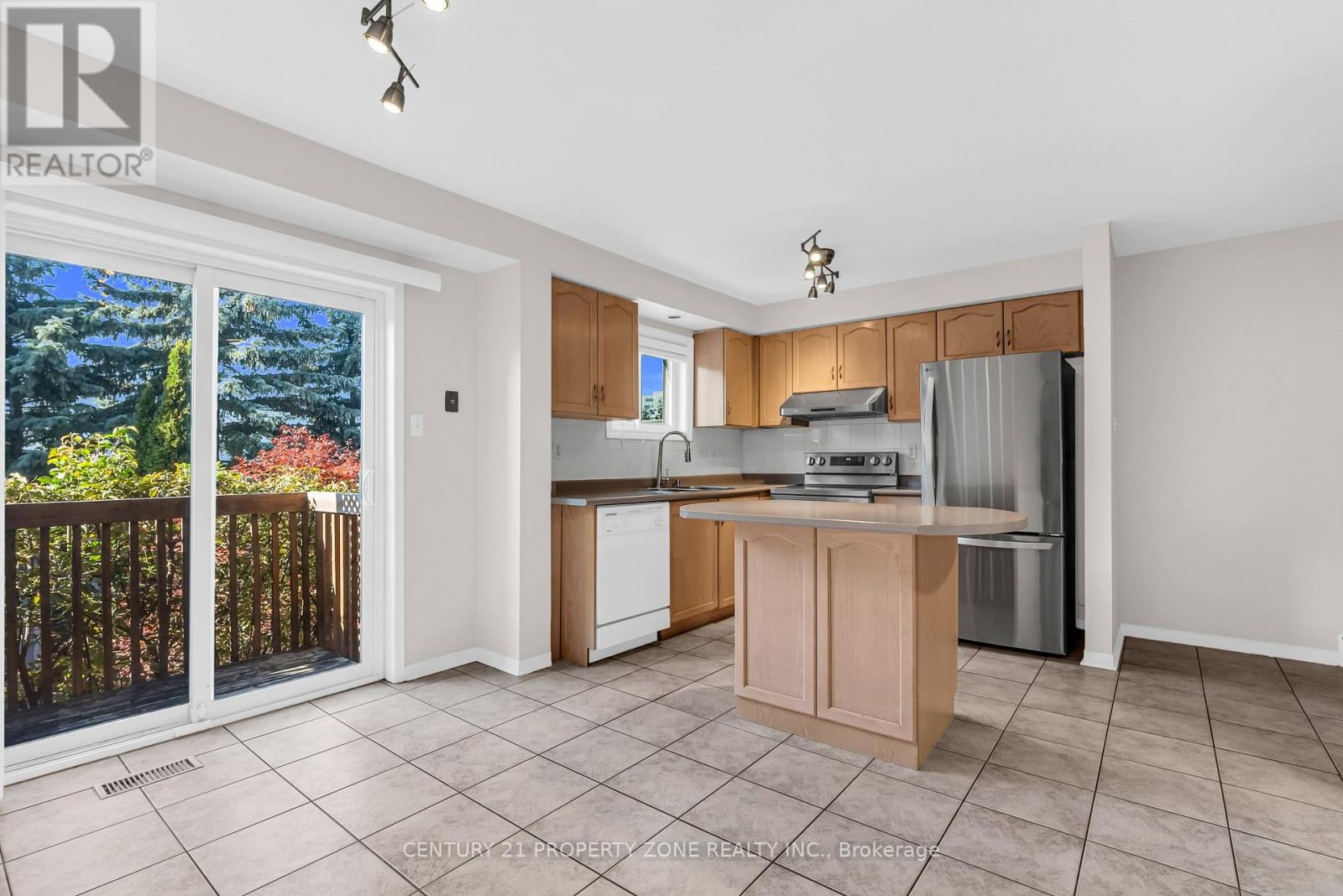 63 Kelso Crescent, Vaughan, Ontario  L6A 2C8 - Photo 13 - N12385083