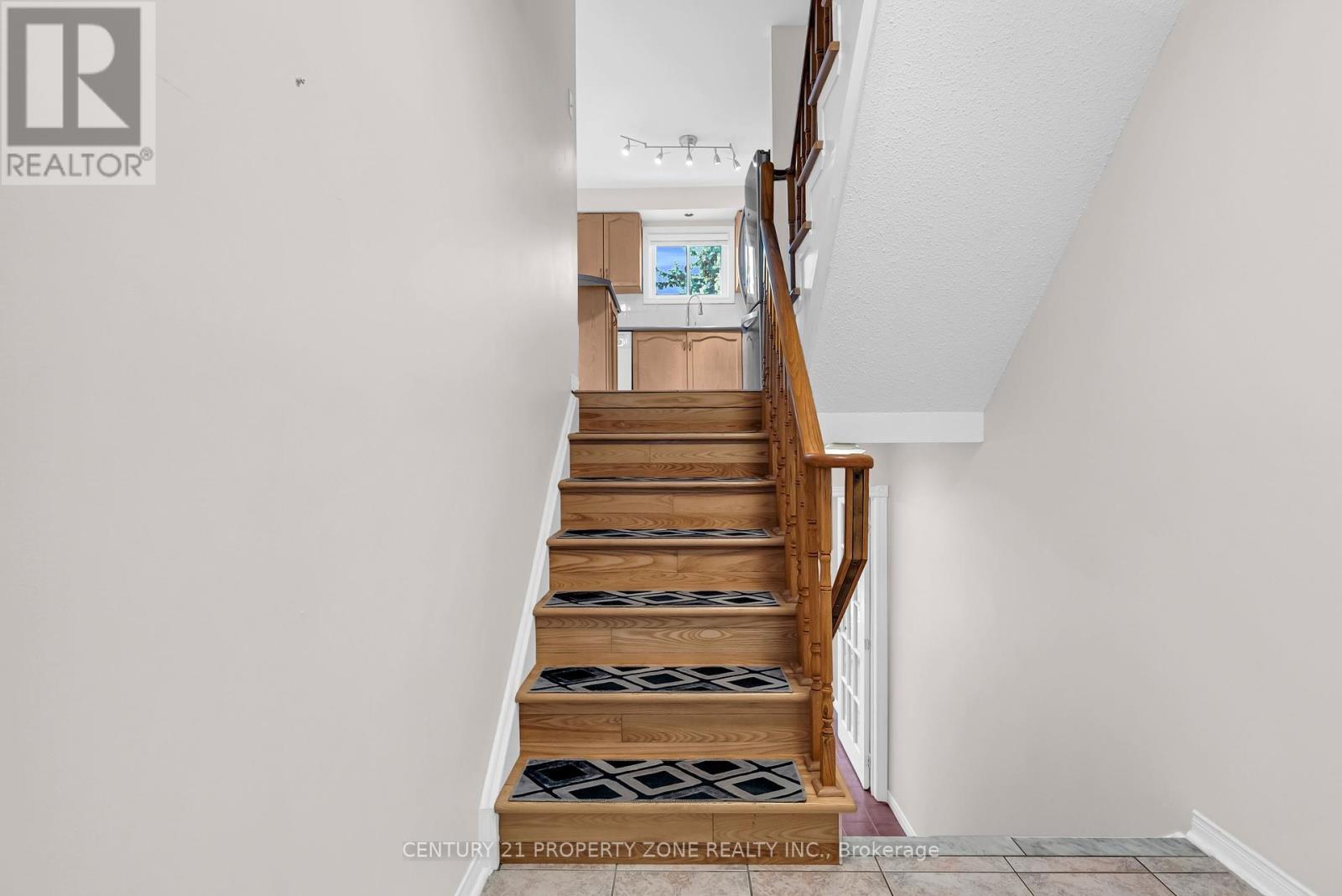 63 Kelso Crescent, Vaughan, Ontario  L6A 2C8 - Photo 8 - N12385083