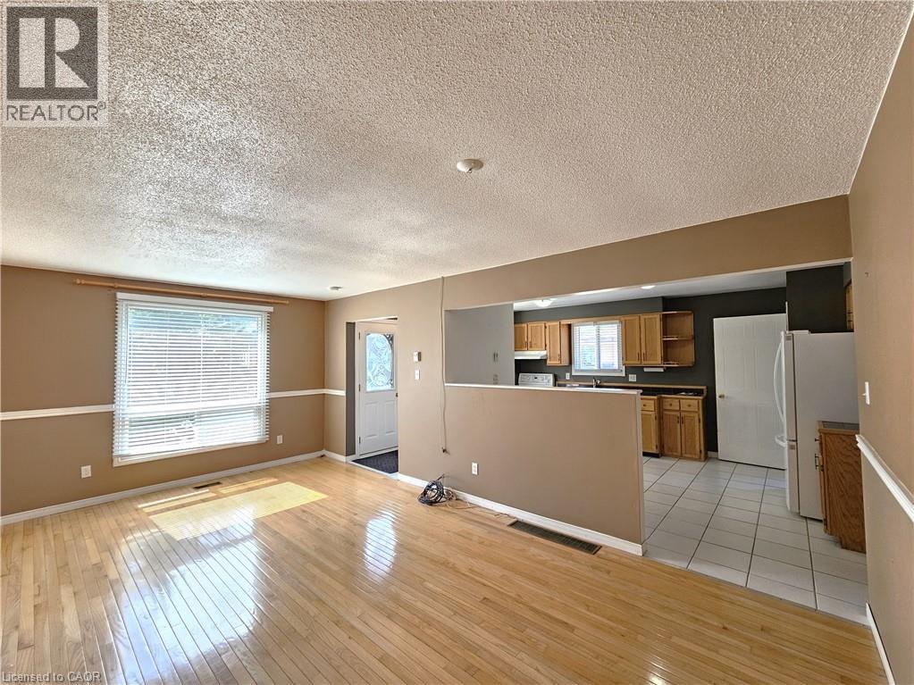 82 Elmwood Avenue, Cambridge, Ontario  N1R 4Y4 - Photo 12 - 40763292
