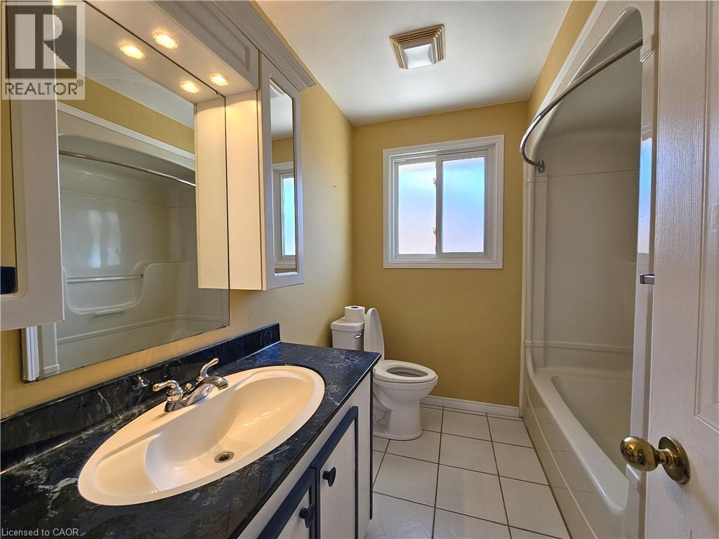 82 Elmwood Avenue, Cambridge, Ontario  N1R 4Y4 - Photo 15 - 40763292