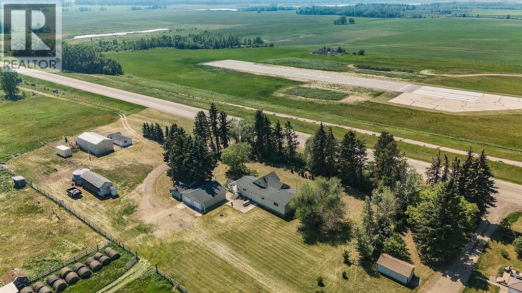 424055 Hwy 2a, Rural Ponoka County, Alberta  T0C 0Y0 - Photo 1 - A2241927