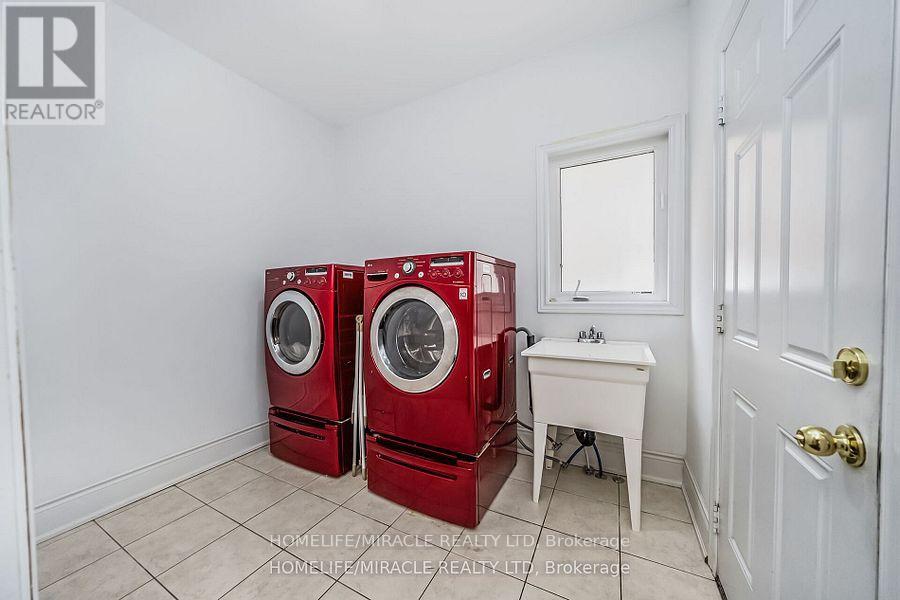 6 Currant Road, Brampton, Ontario  L6P 3G1 - Photo 17 - W12385734