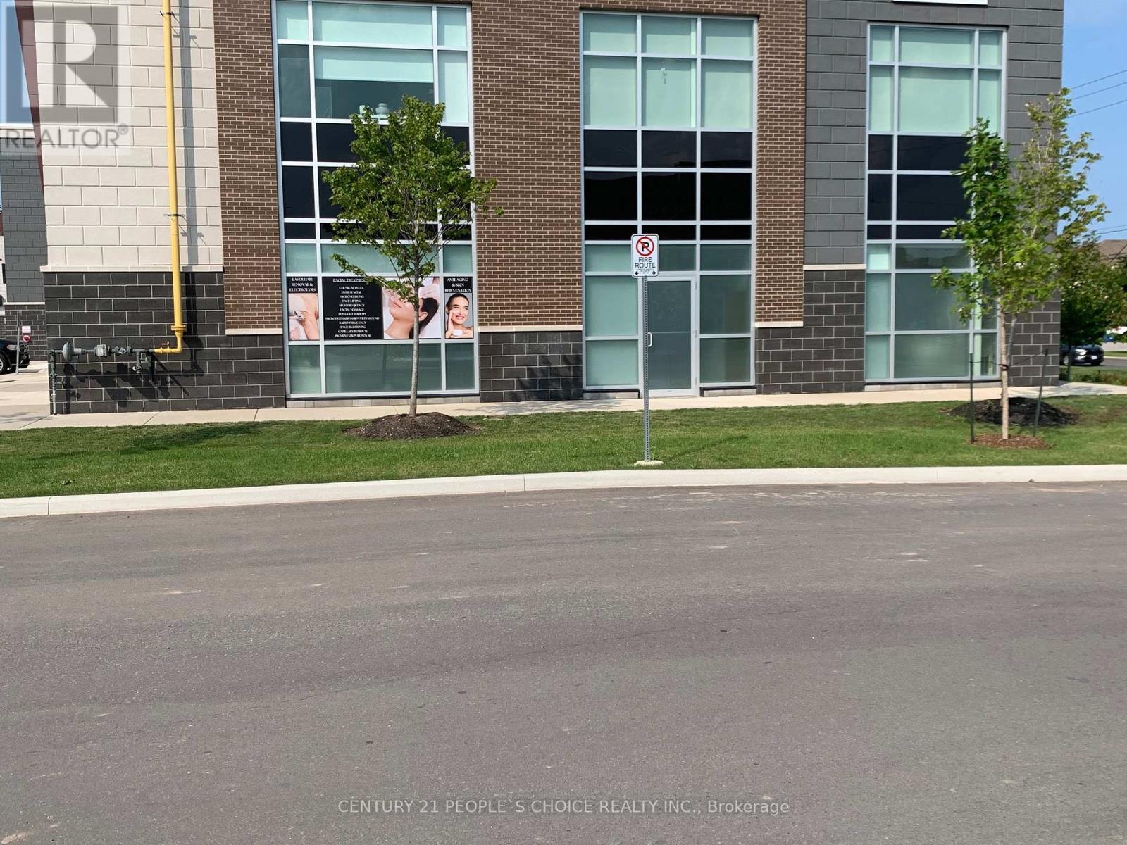 108 - 3495 Rebecca Street, Oakville (Qe Queen Elizabeth), Ontario  L6L 6X9 - Photo 3 - W12385760