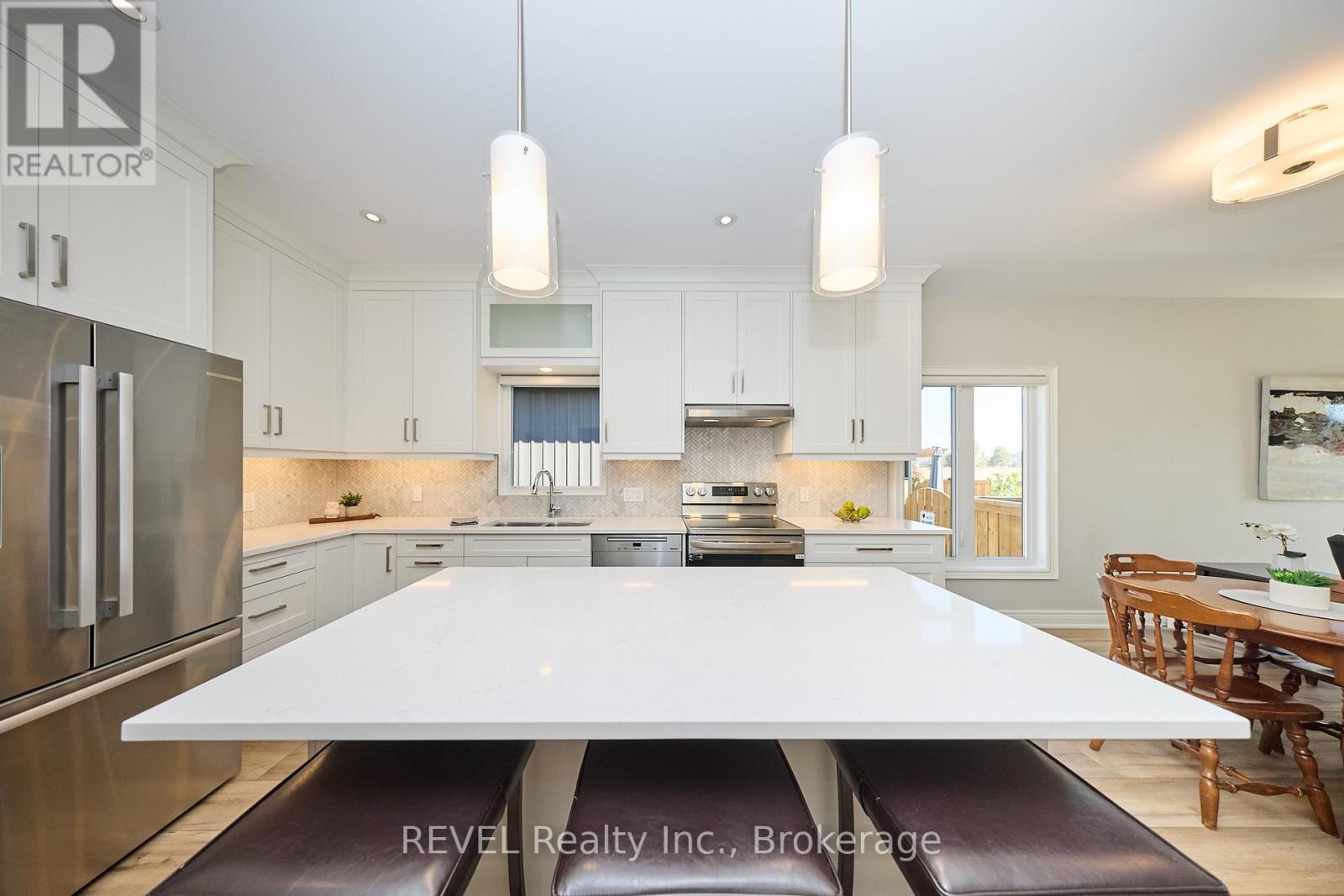 99 Homestead Drive, Niagara-On-The-Lake, Ontario  L0S 1J0 - Photo 8 - X12385787