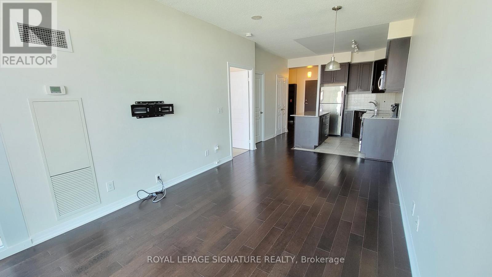 2305 - 223 Webb Drive, Mississauga, Ontario  L5B 0E8 - Photo 2 - W12361188