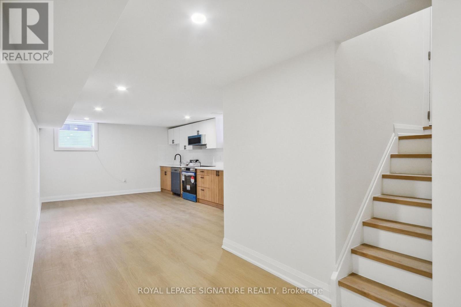 129 Kenilworth Avenue, Toronto, Ontario  M4L 3S7 - Photo 5 - E12385797