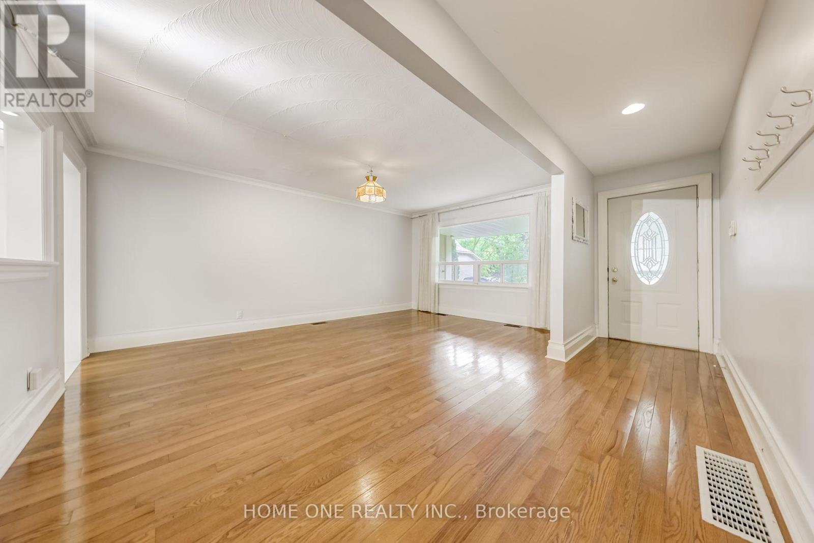 Main Fl - 56 Fergus Avenue, Richmond Hill, Ontario  L4E 3C1 - Photo 7 - N12385779