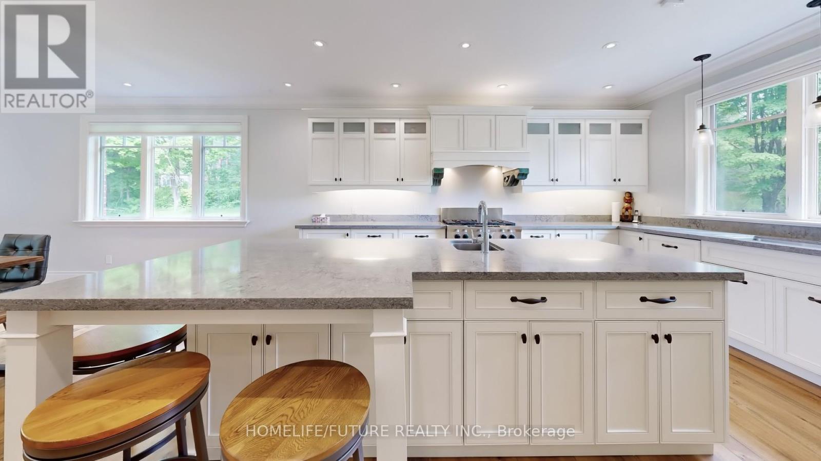 5556 Vivian Road, Whitchurch-Stouffville, Ontario  L4A 3G9 - Photo 13 - N12385795