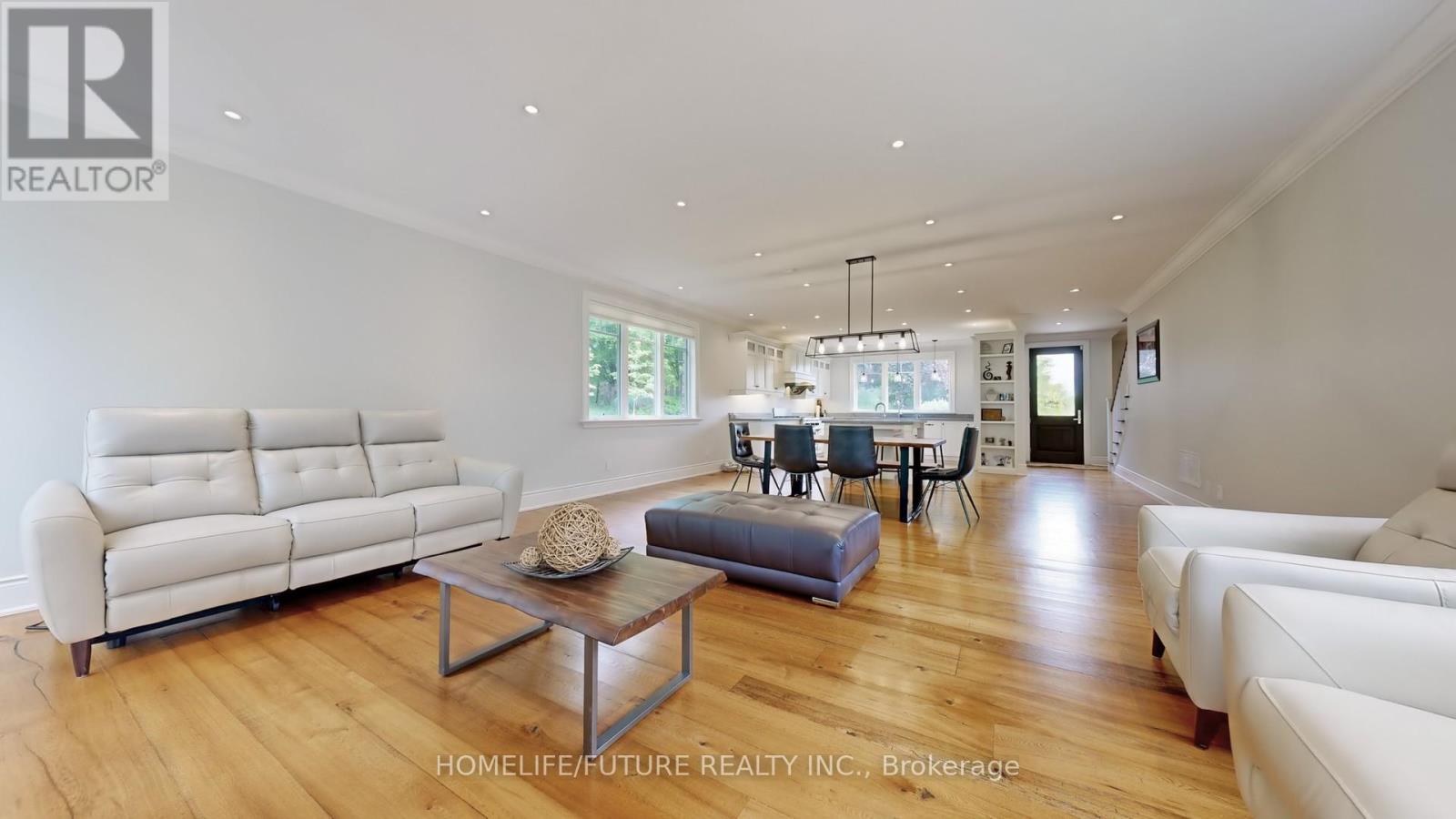 5556 Vivian Road, Whitchurch-Stouffville, Ontario  L4A 3G9 - Photo 8 - N12385795