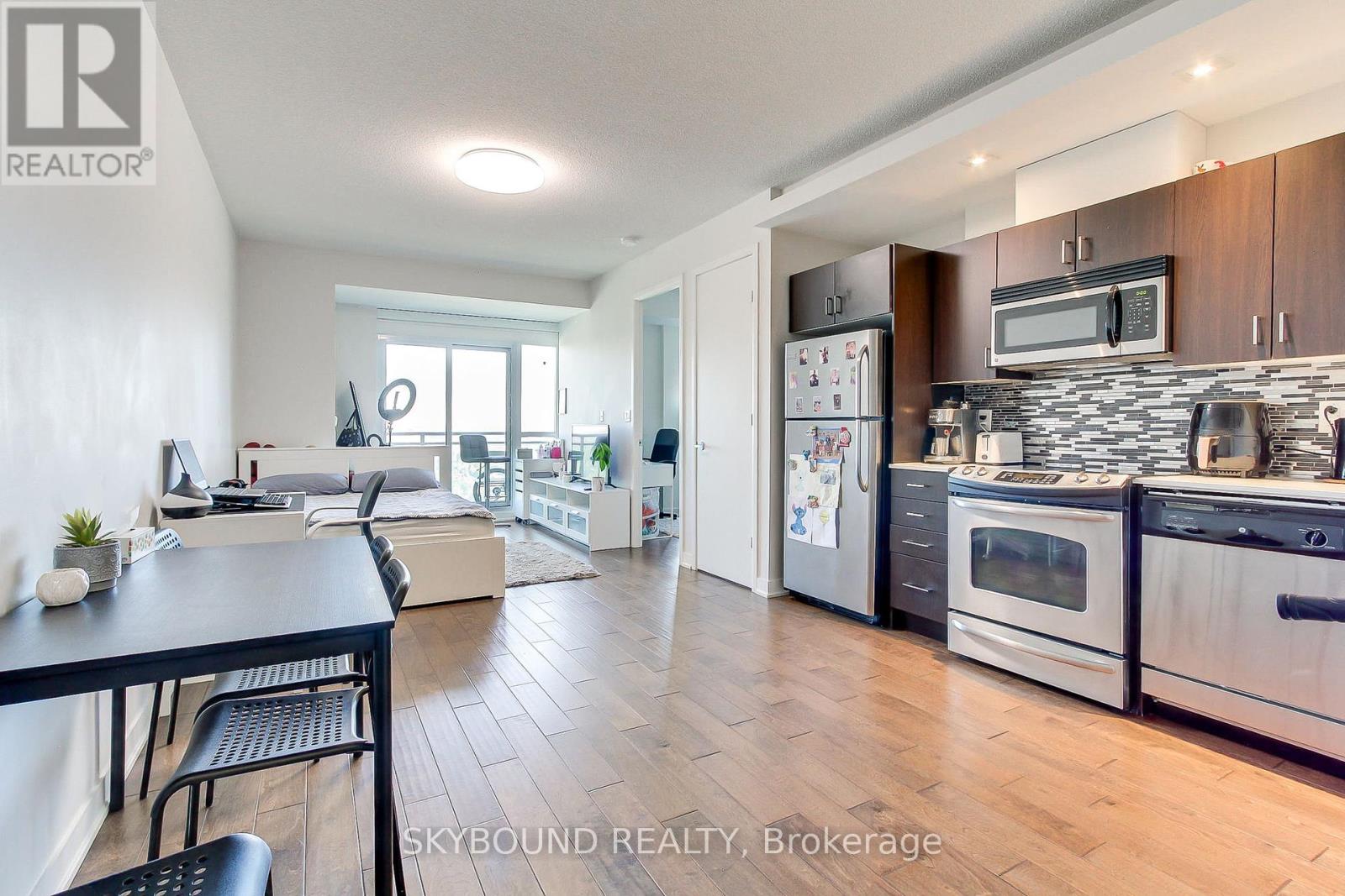 2723 - 165 Legion Road N, Toronto (Mimico), Ontario  M8Y 0B3 - Photo 13 - W12385774