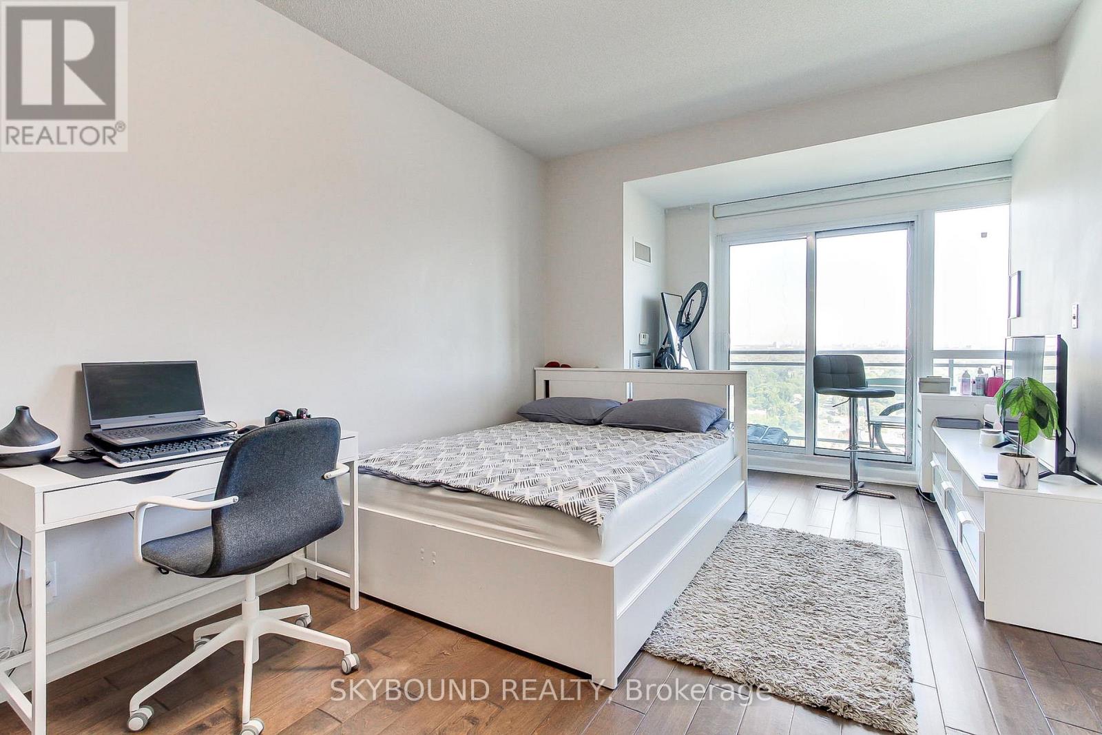 2723 - 165 Legion Road N, Toronto (Mimico), Ontario  M8Y 0B3 - Photo 14 - W12385774