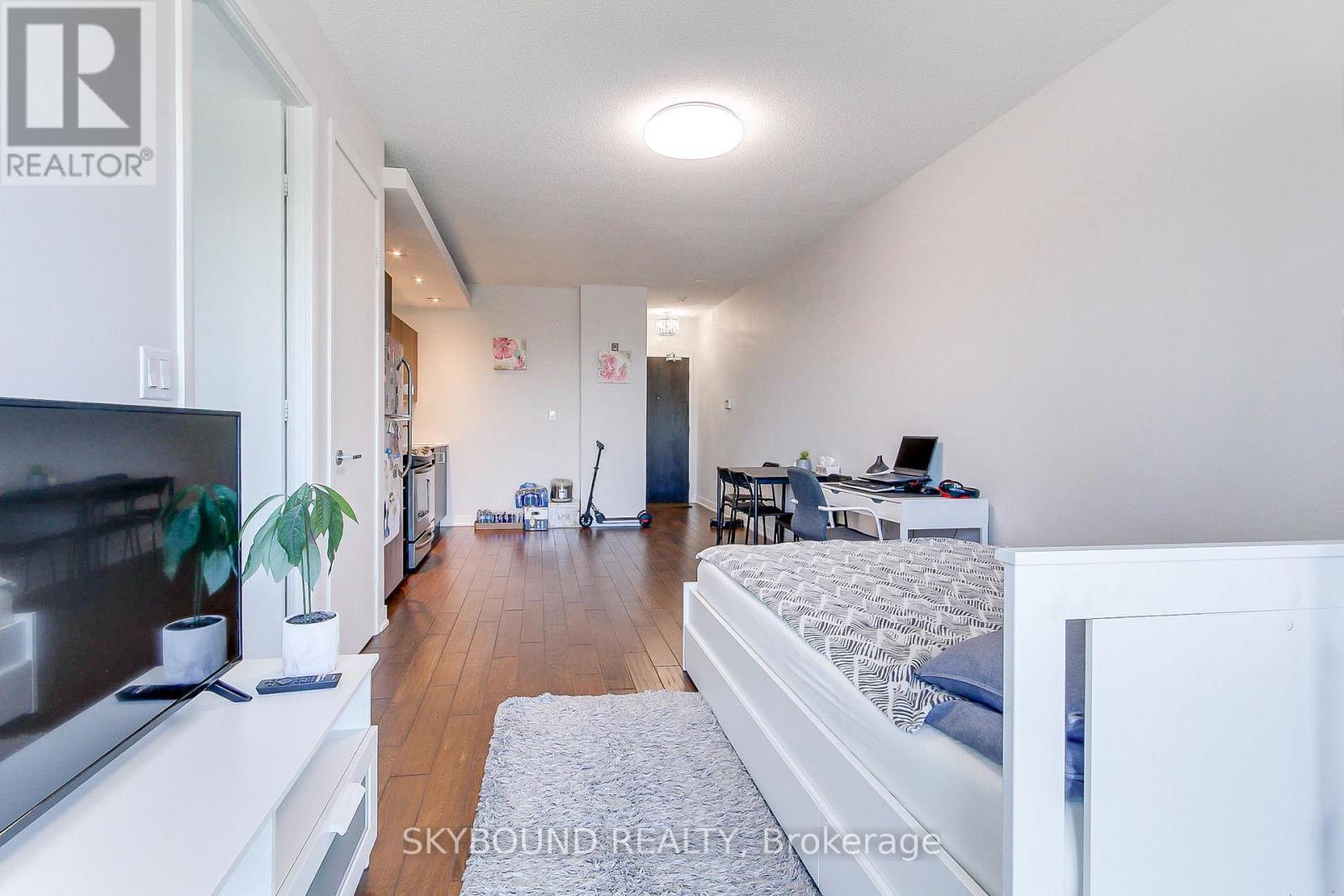 2723 - 165 Legion Road N, Toronto (Mimico), Ontario  M8Y 0B3 - Photo 16 - W12385774