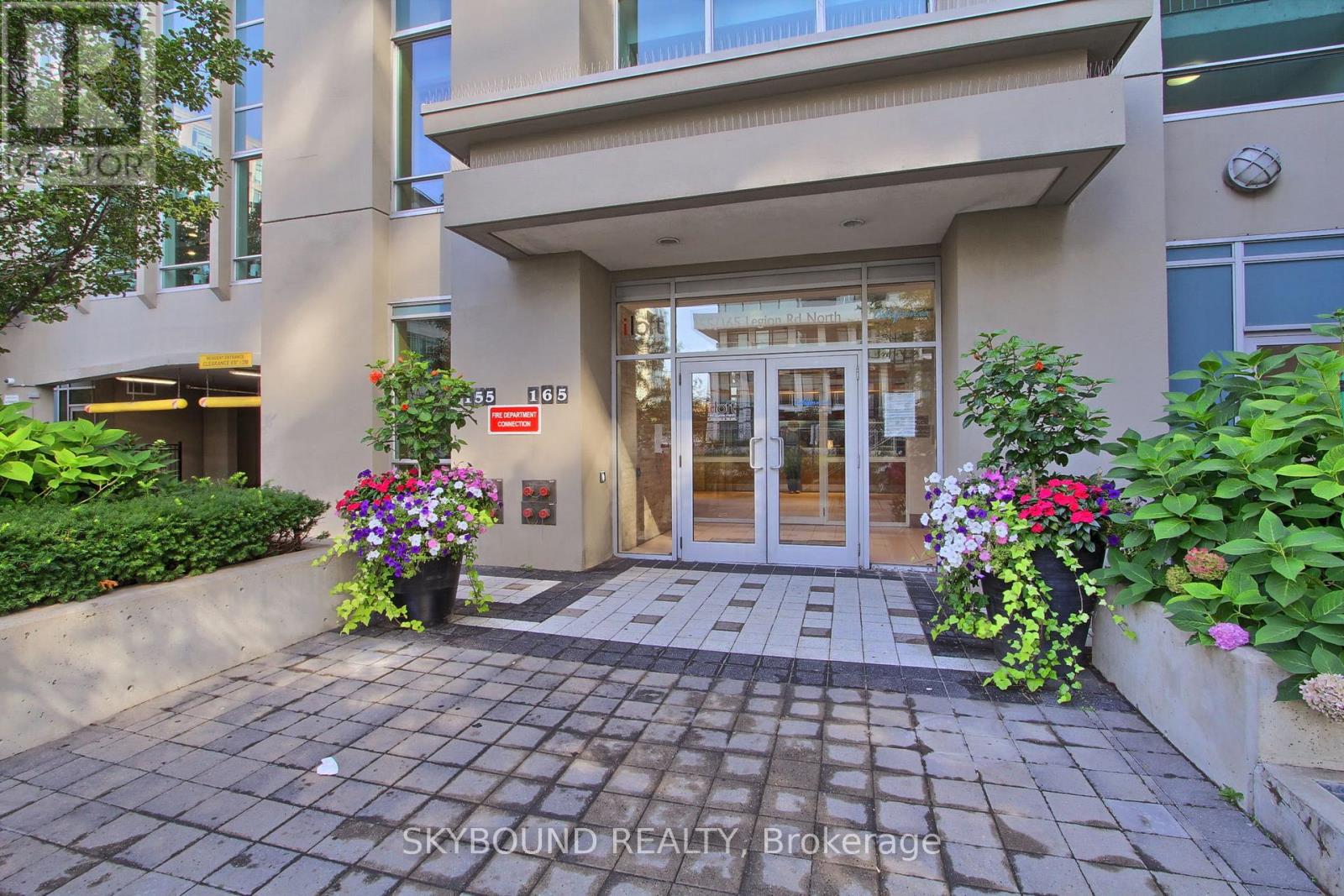 2723 - 165 Legion Road N, Toronto (Mimico), Ontario  M8Y 0B3 - Photo 2 - W12385774