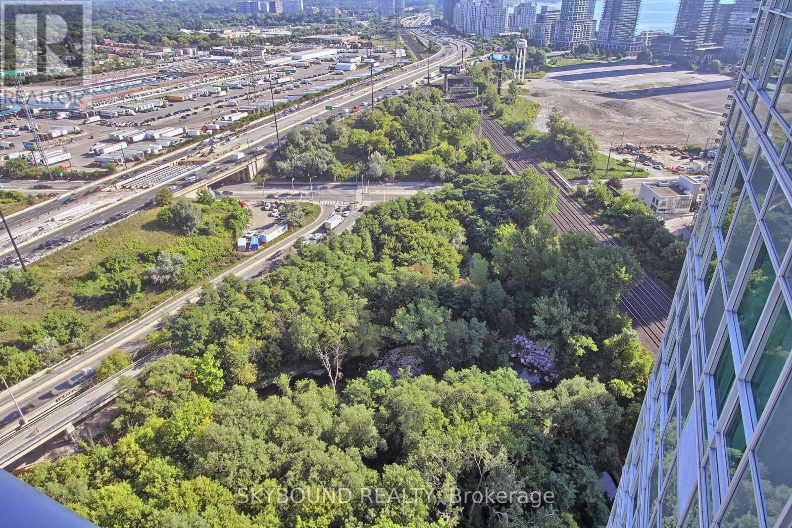 2723 - 165 Legion Road N, Toronto (Mimico), Ontario  M8Y 0B3 - Photo 24 - W12385774