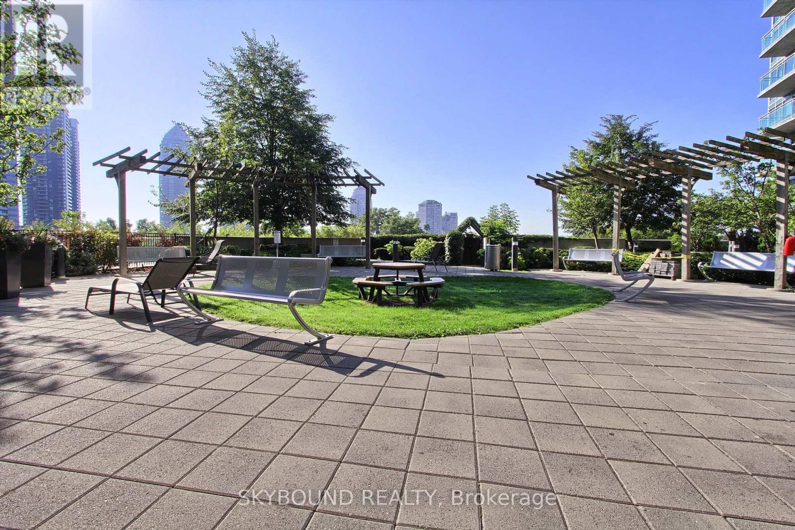 2723 - 165 Legion Road N, Toronto (Mimico), Ontario  M8Y 0B3 - Photo 32 - W12385774
