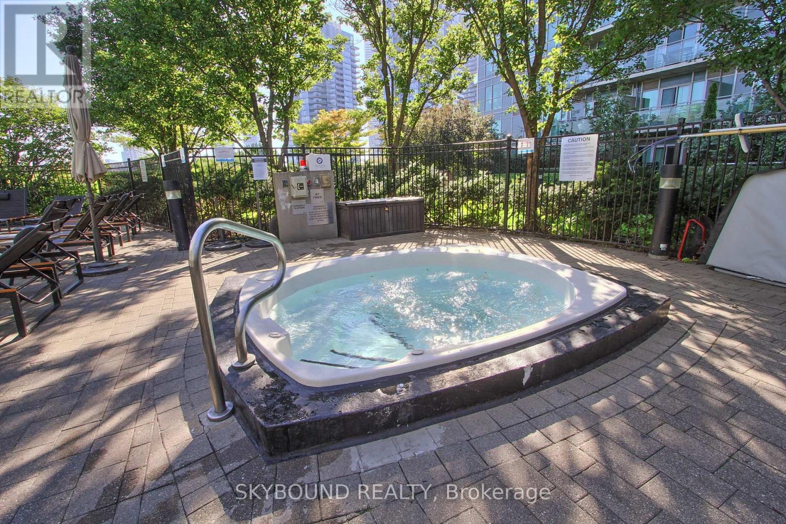 2723 - 165 Legion Road N, Toronto (Mimico), Ontario  M8Y 0B3 - Photo 35 - W12385774